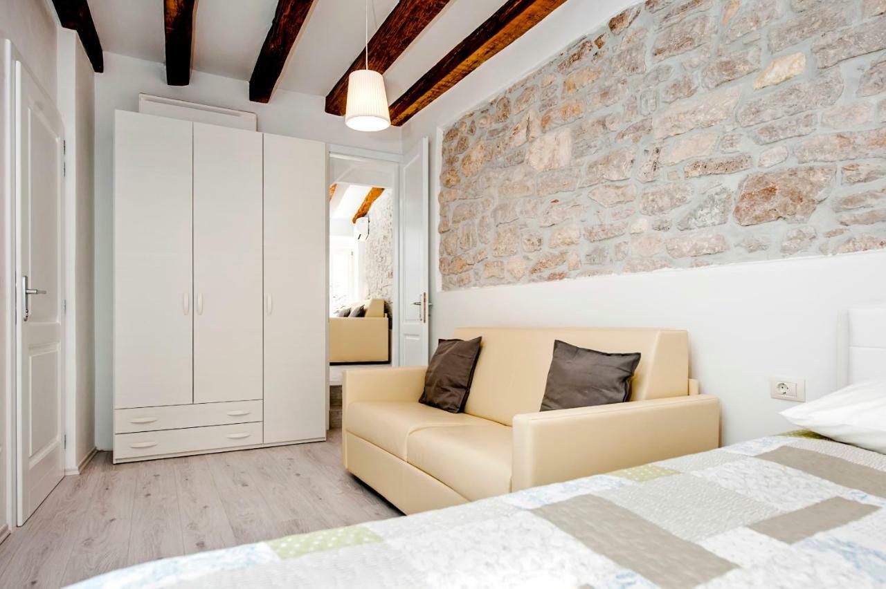 Apartment Ca' 1620 - Rosa Selvatica Ровин Екстериор снимка