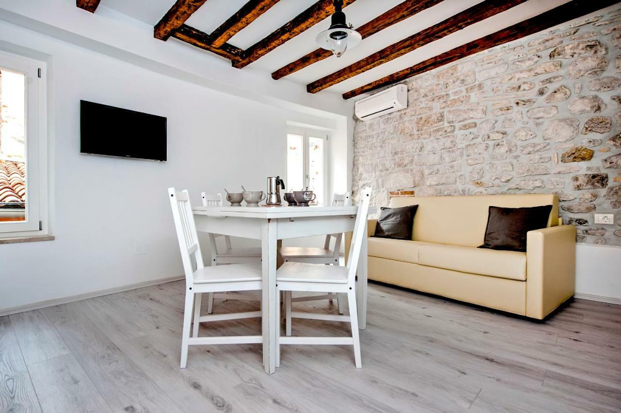 Apartment Ca' 1620 - Rosa Selvatica Ровин Екстериор снимка