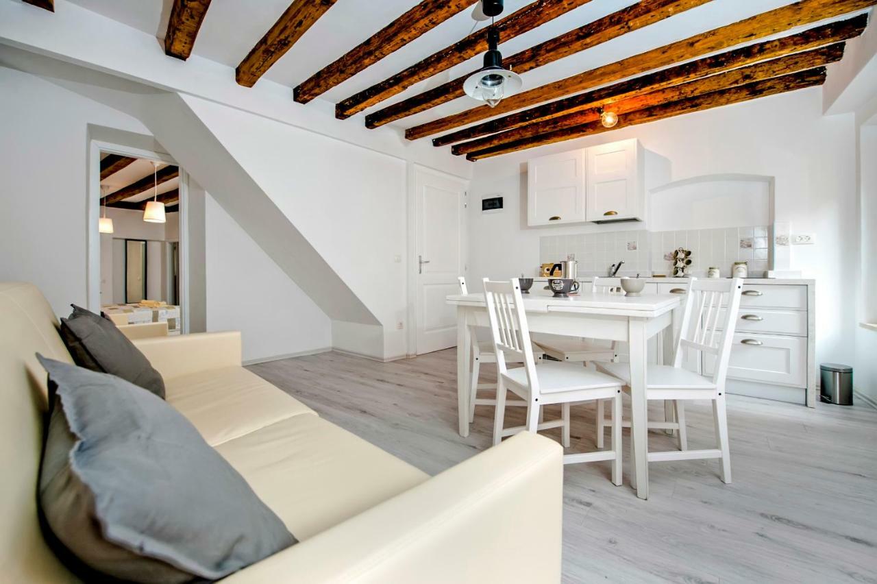 Apartment Ca' 1620 - Rosa Selvatica Ровин Екстериор снимка